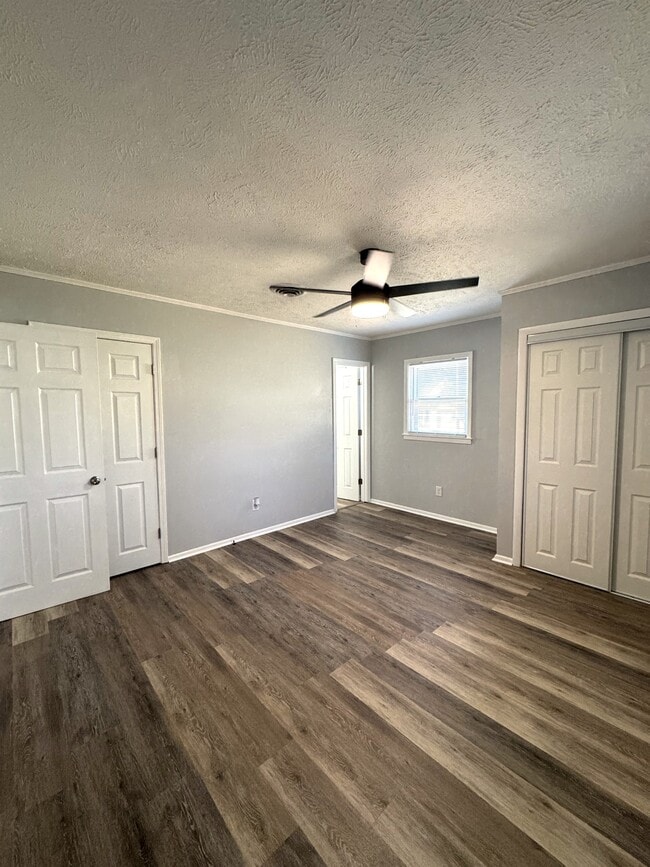 Building Photo - 608 22nd Ave N