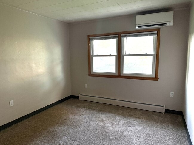 Building Photo - Four bedroom home located in Eyota MN
