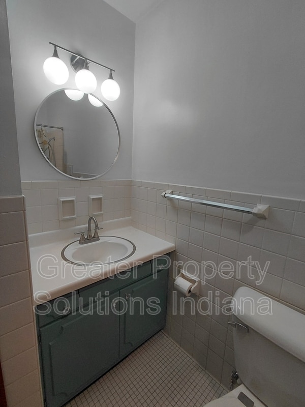 Building Photo - 2312 W 65th Ave
