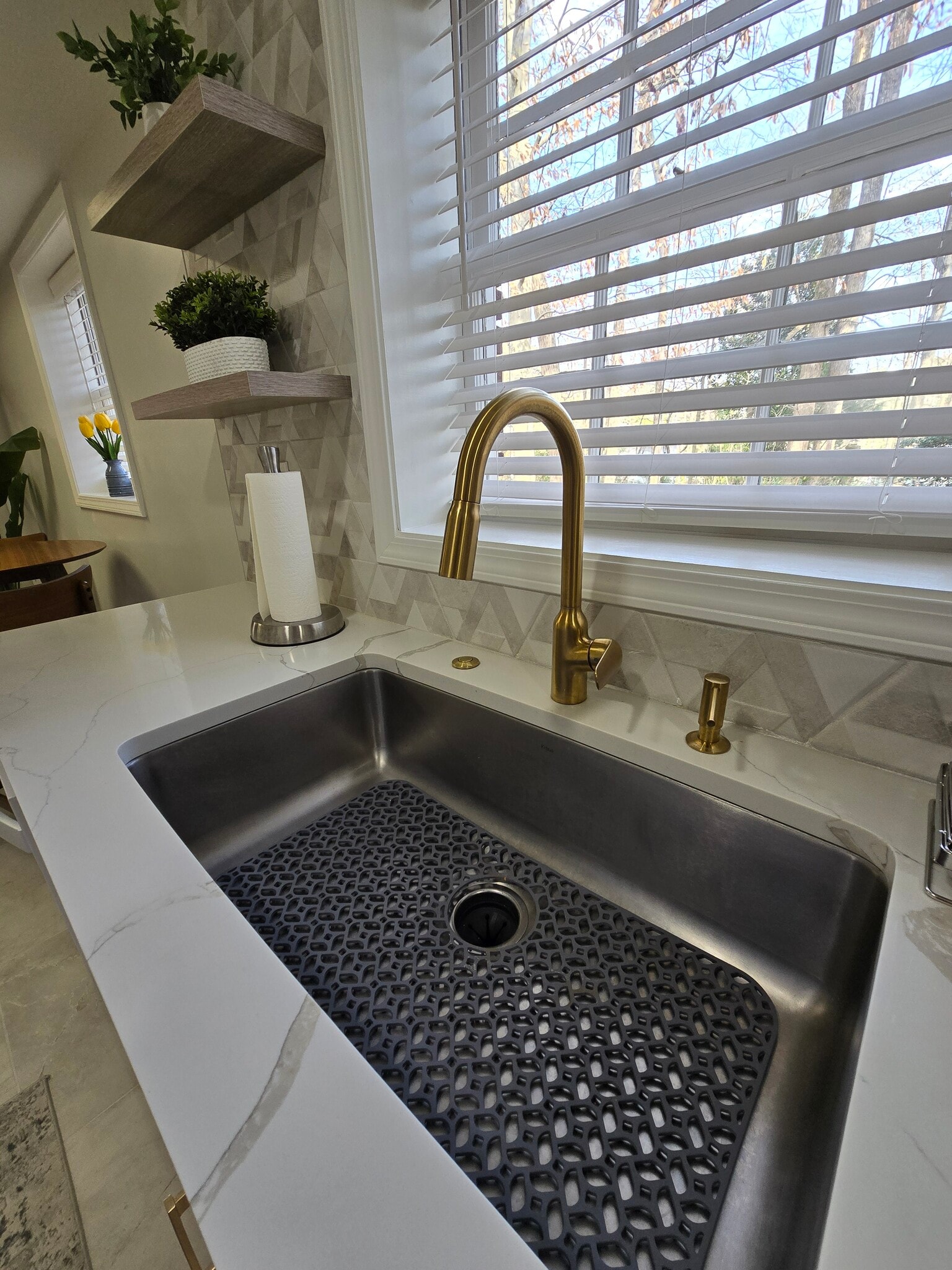 Sink w/ Disposal - 2875 Whitby Dr