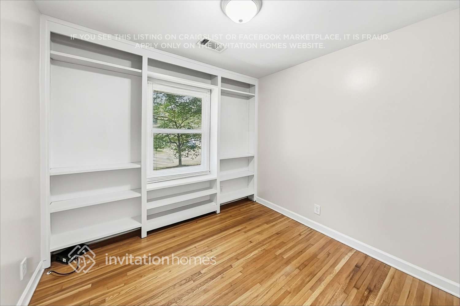 Building Photo - 4001 Abbeydale Dr