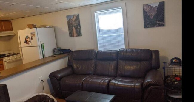 Building Photo - Garden-Level 1 Bed in Downtown Golden – $1...