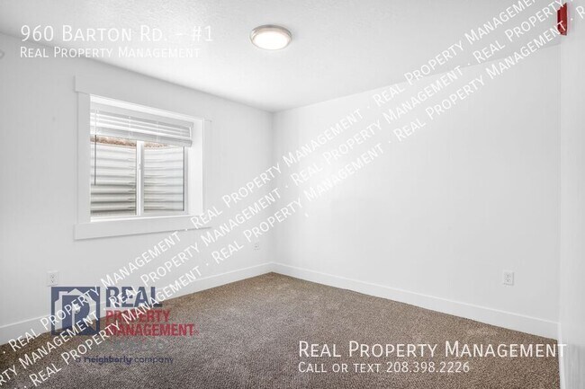 Building Photo - 960 Barton Rd