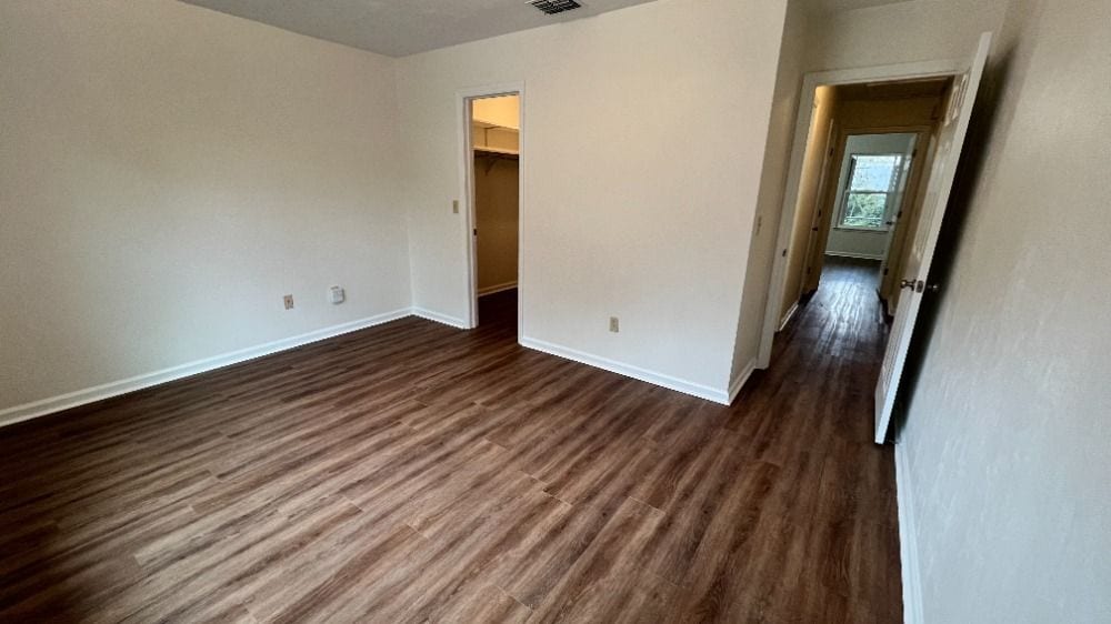 Building Photo - 818 Jamestown Ct