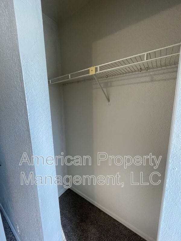 Building Photo - 13142 E 44th St