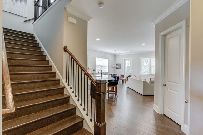 Building Photo - 1450 Edgebrook Ct NE