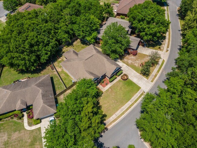 Building Photo - Luxury home in a premier neighborhood!