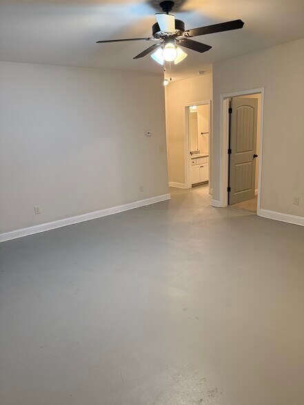 Building Photo - 147 Tara Blvd