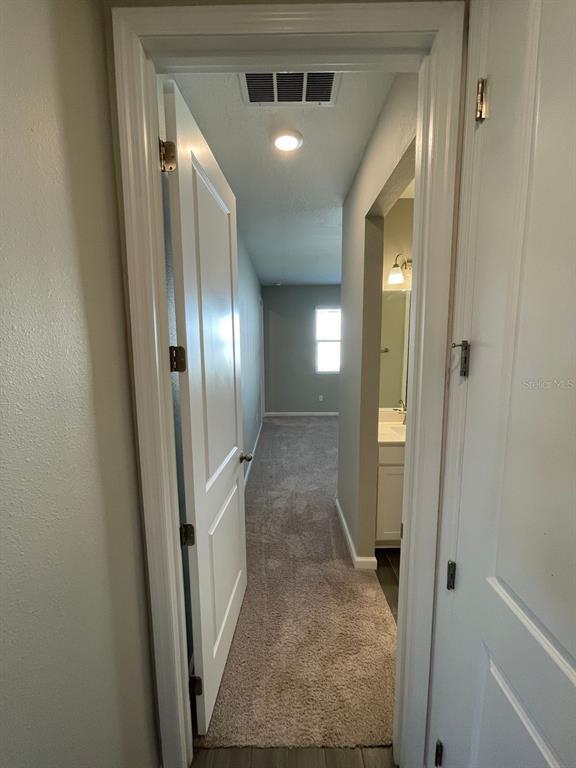Building Photo - 824 Blue Creek Dr