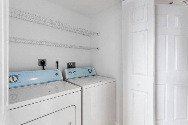 Building Photo - 610 Clematis St