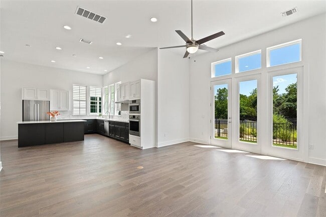 Building Photo - 4503 Grassland Dr
