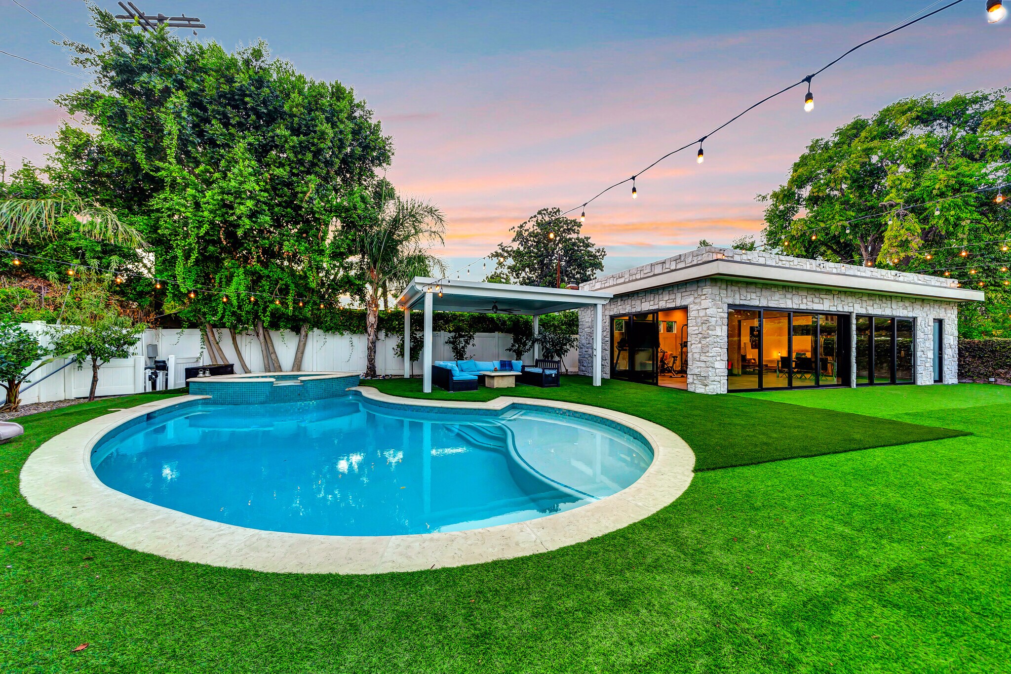 Building Photo - 5817 Ranchito Ave