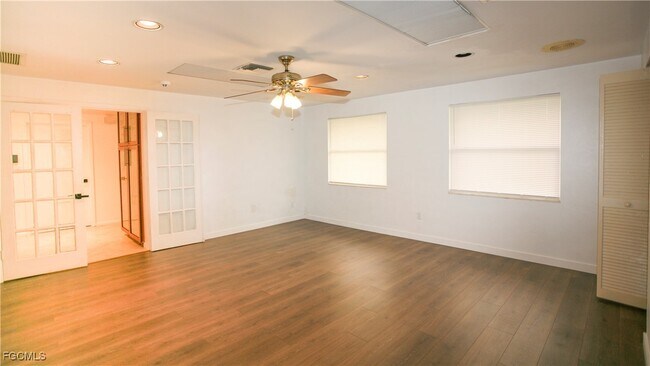 Building Photo - 1525 Covington Cir E