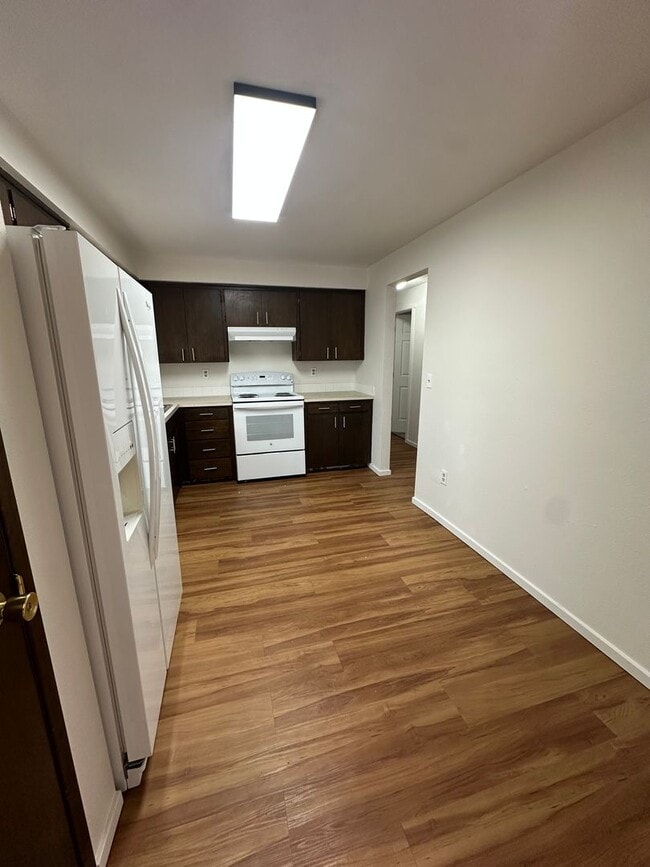 Building Photo - Gorgeous 4 Bedroom 2 Bathroom House!!!! #1101