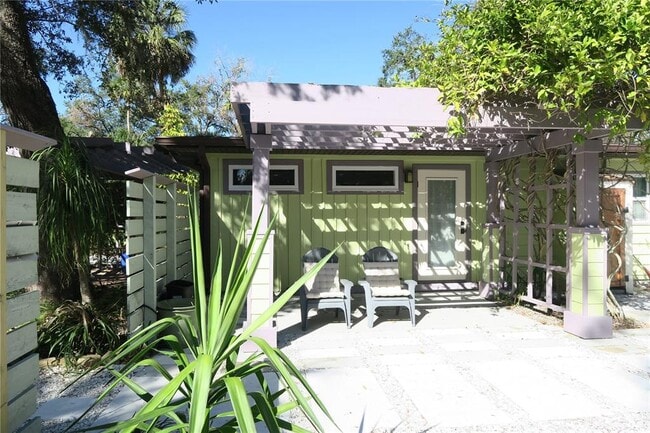 Building Photo - 3400 Clark Dr