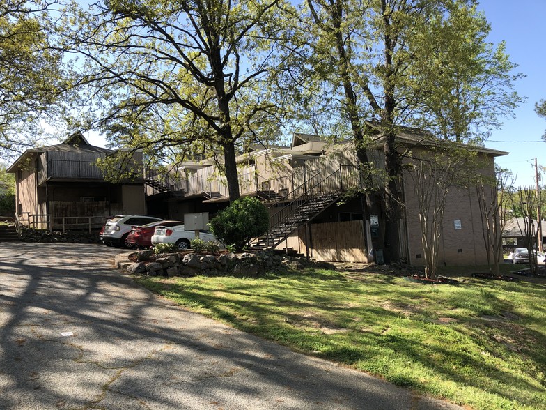 Building Photo - 218 N Taylor St