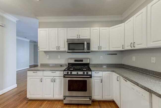 Building Photo - 105 Vanira Ave SE