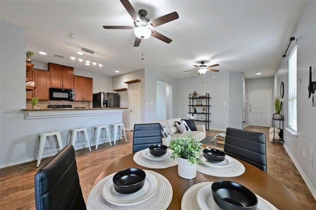 Building Photo - 451 New Bridge Dr