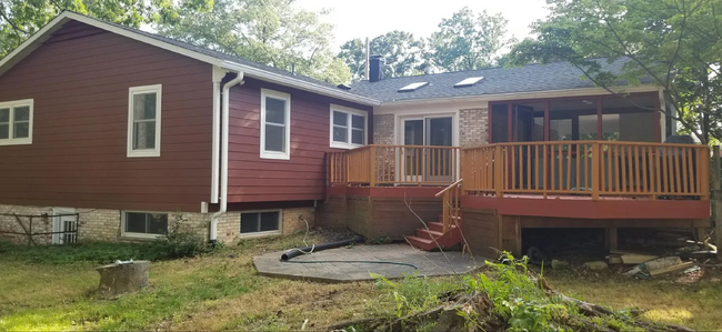 Building Photo - Central Rockville Home w/ Walk out Basemen...