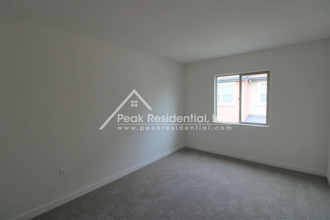 Building Photo - 3 br, 2.5 bath House - 3007 Magical Walk