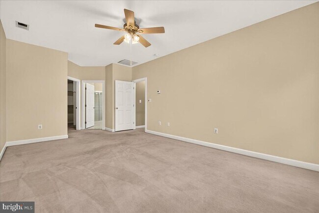 Building Photo - 6430 Bellevue Pl