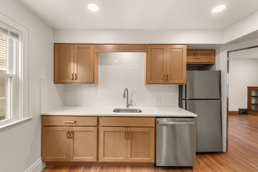 Building Photo - 2085 Marlowe Ave