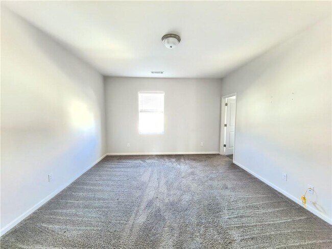 Building Photo - 2400 Whistler Wy NE