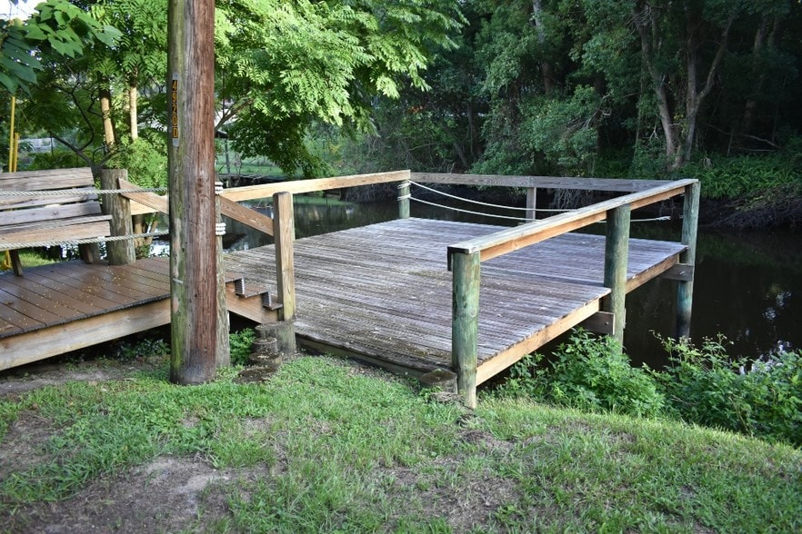 Community Dock - 4836 Atlantic Blvd