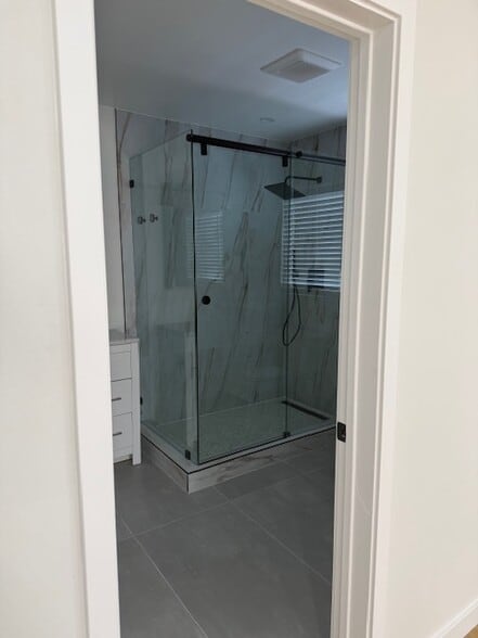 Building Photo - 633 8th St