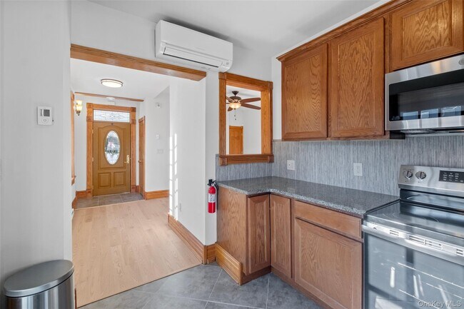 Building Photo - 43 Ackerman St