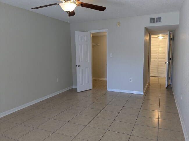 Building Photo - First Floor One Bedroom Condo in Metro at Michigan Park