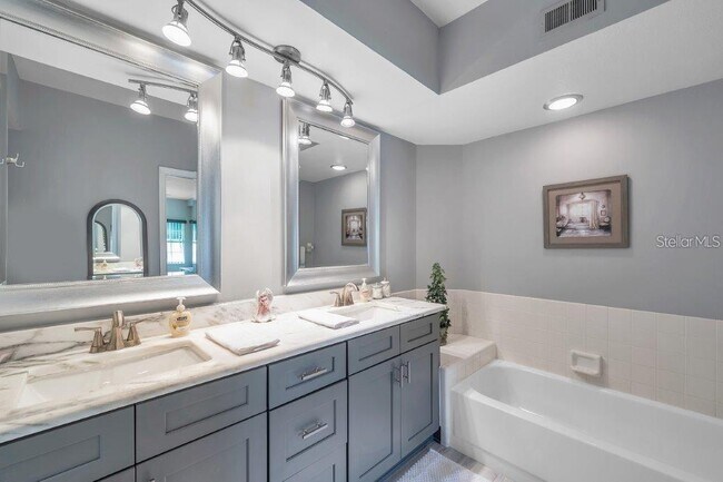 Building Photo - 10811 Indian Hills Ct