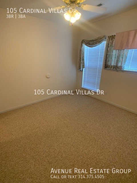 Building Photo - Spacious 3-Bed Condo with Bonus Room & Gar...