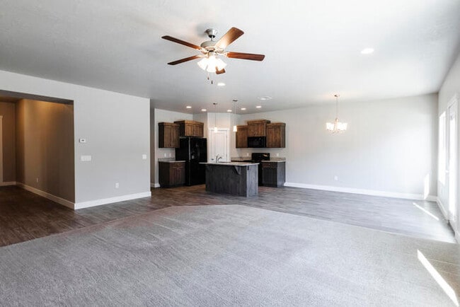 Building Photo - 3338 E Crimson Ridge Dr