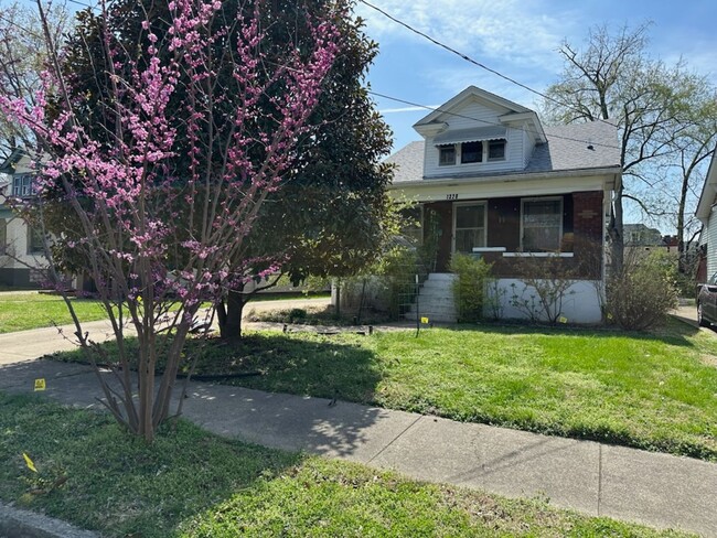 Primary Photo - 1320 Lydia St