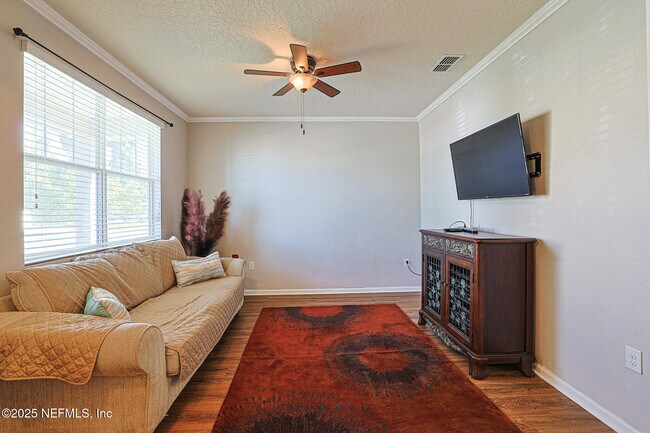 Building Photo - 2408 Bonnie Lakes Dr