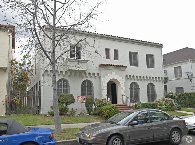 Building Photo - 355 - 361 N Orange Grove Ave