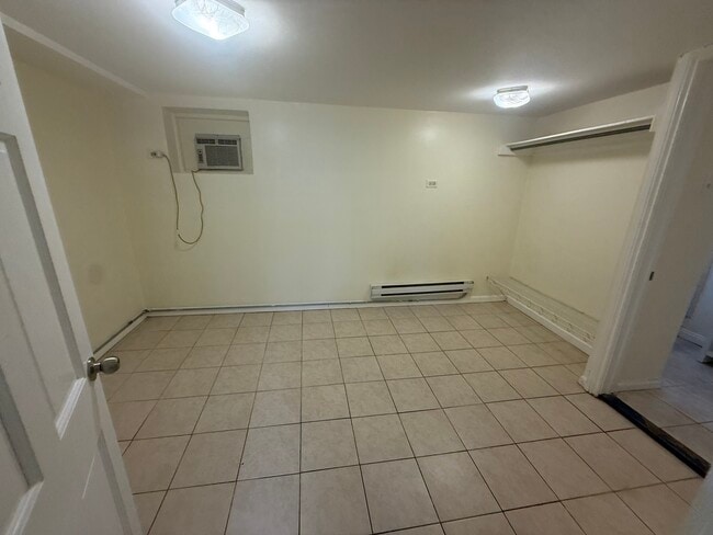 Building Photo - 5218 W Crystal St