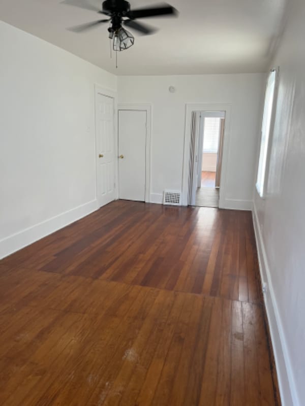 Building Photo - 520 Somerset Ave