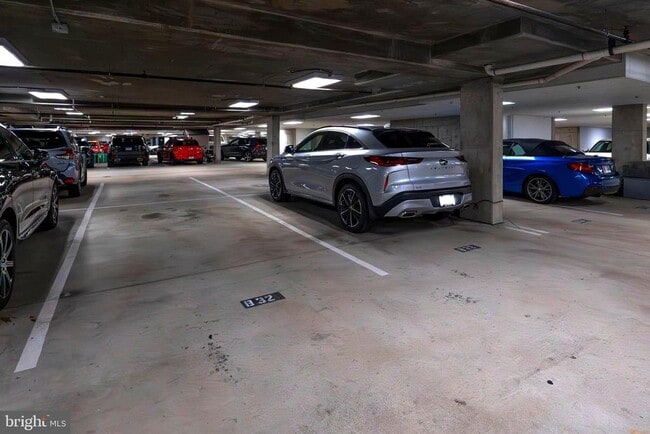 Building Photo - 1418 N Rhodes St