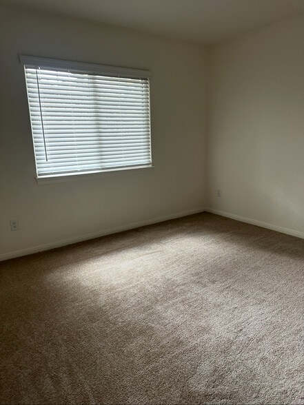 Building Photo - 505 San Pasqual Valley Rd