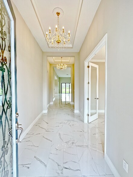 Building Photo - 10530 Meadowrun Dr