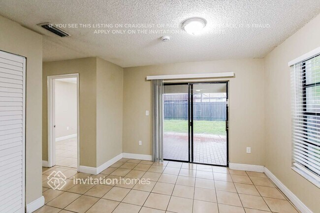 Building Photo - 20015 W Oakmont Cir