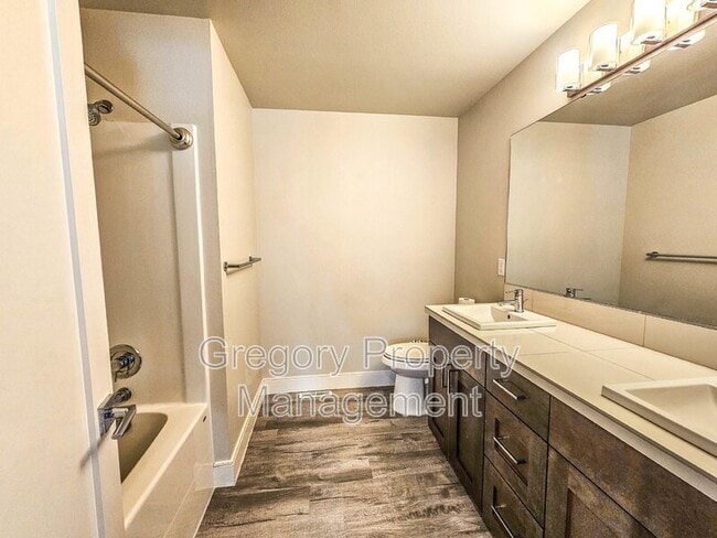 Building Photo - 619 202nd Pl SW