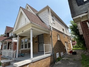 Building Photo - 2999 Burlingame St