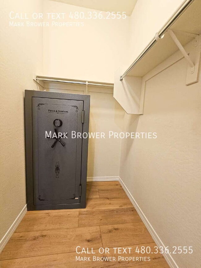 Building Photo - 3345 E Indigo St