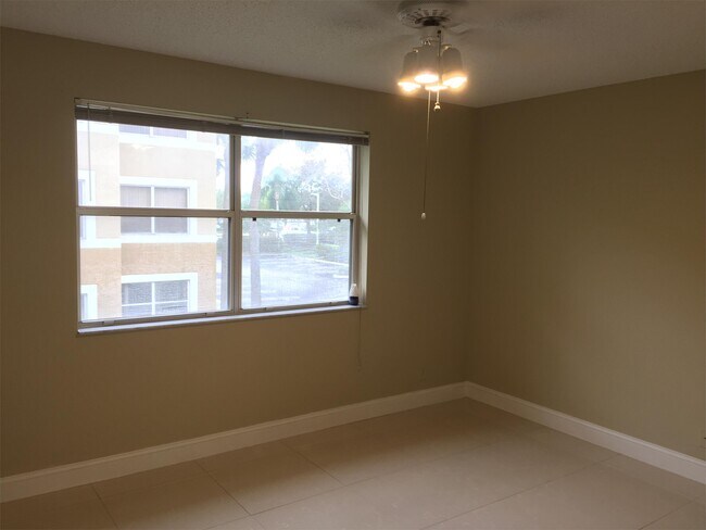 Building Photo - 9001 Wiles Rd