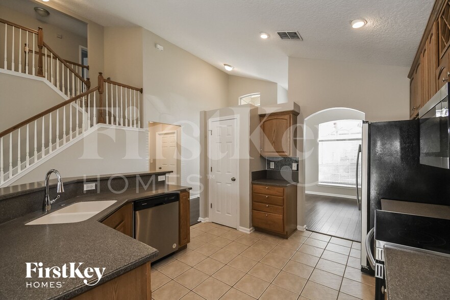 Building Photo - 308 Hammock Grove Ct