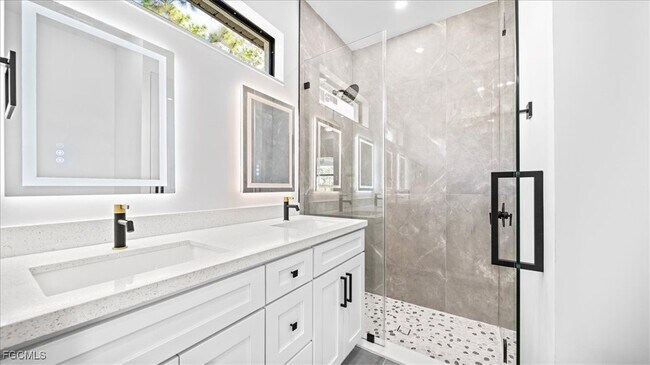 Building Photo - 4127 NW 36th Pl