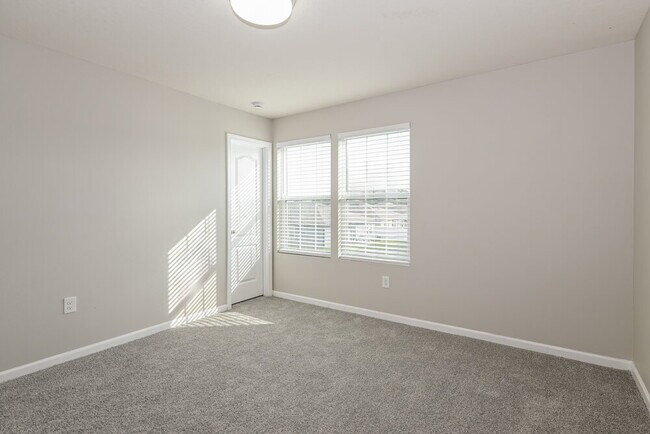 Building Photo - 11598 Walleye Dr